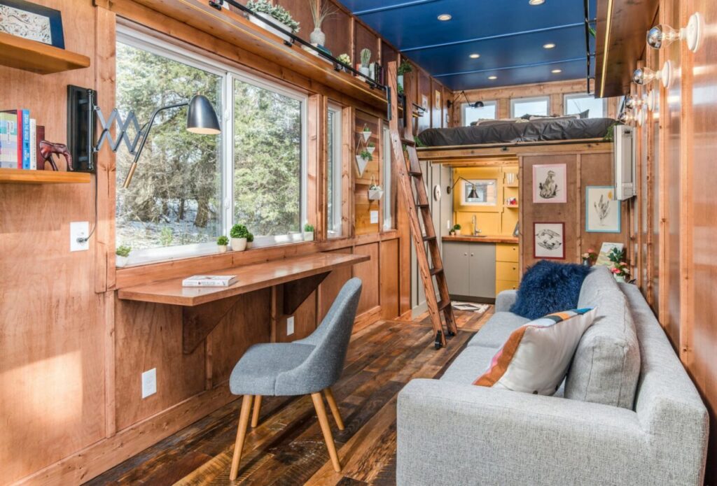 Downsizing? Here Are 7 Reasons to Join the Tiny House Movement  
