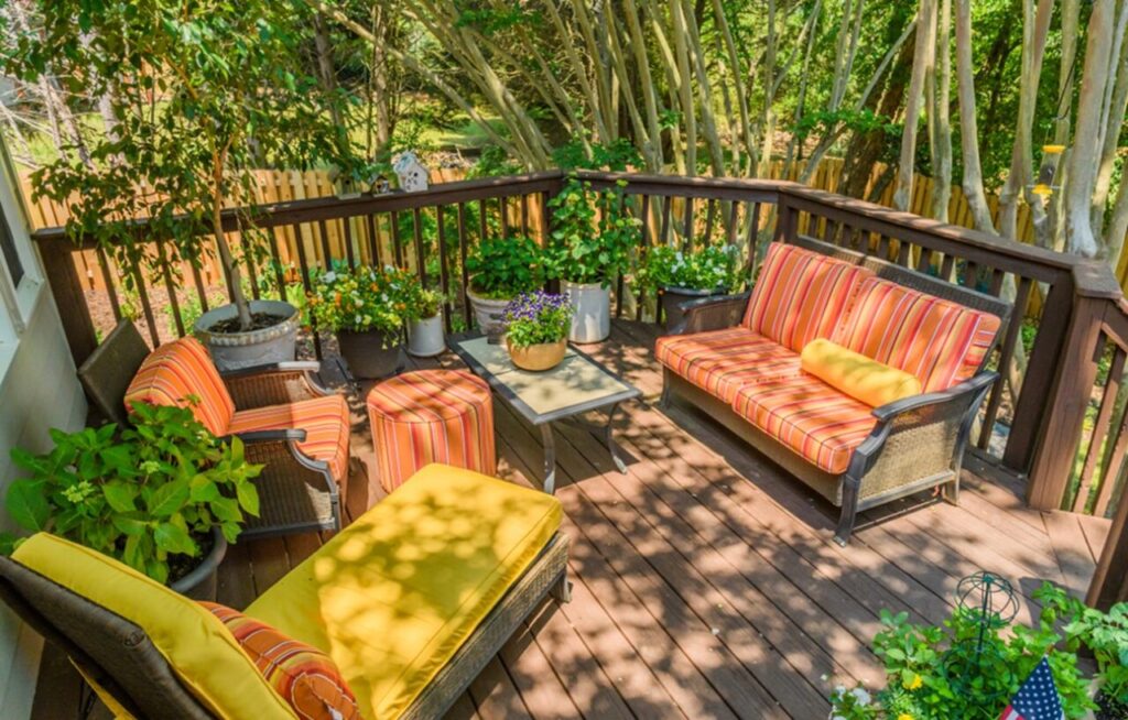 8 Deck Gardening Ideas and Tips for Beginners
