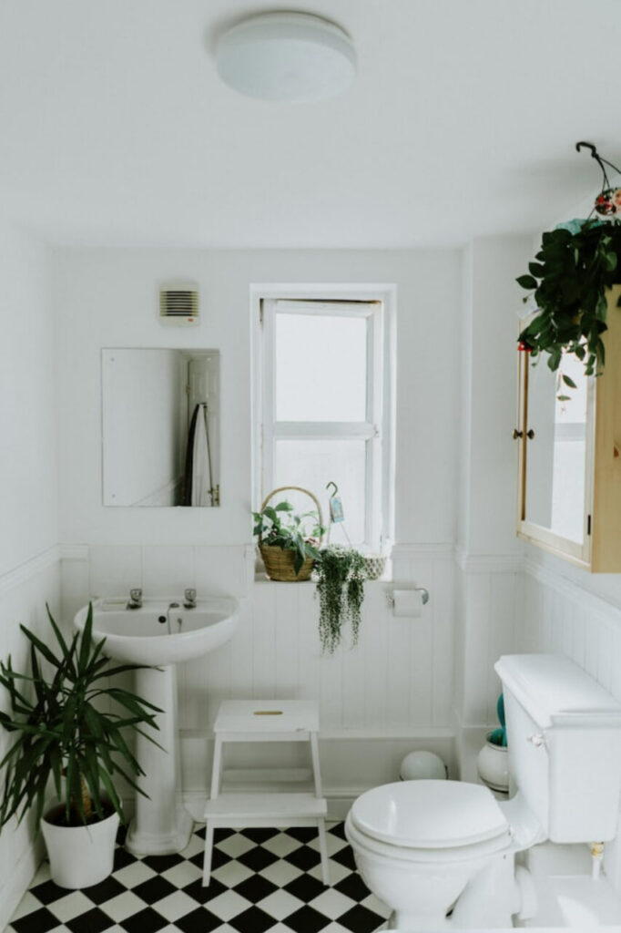 7 Ways to Refresh your Bath on a Budget